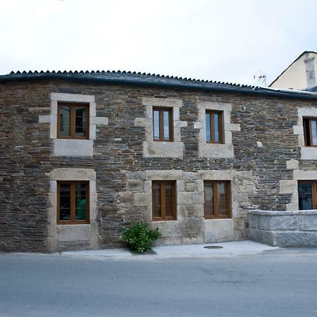 Pension Serrano Sarria Exterior photo