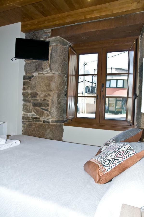 Pension Serrano Sarria Exterior photo