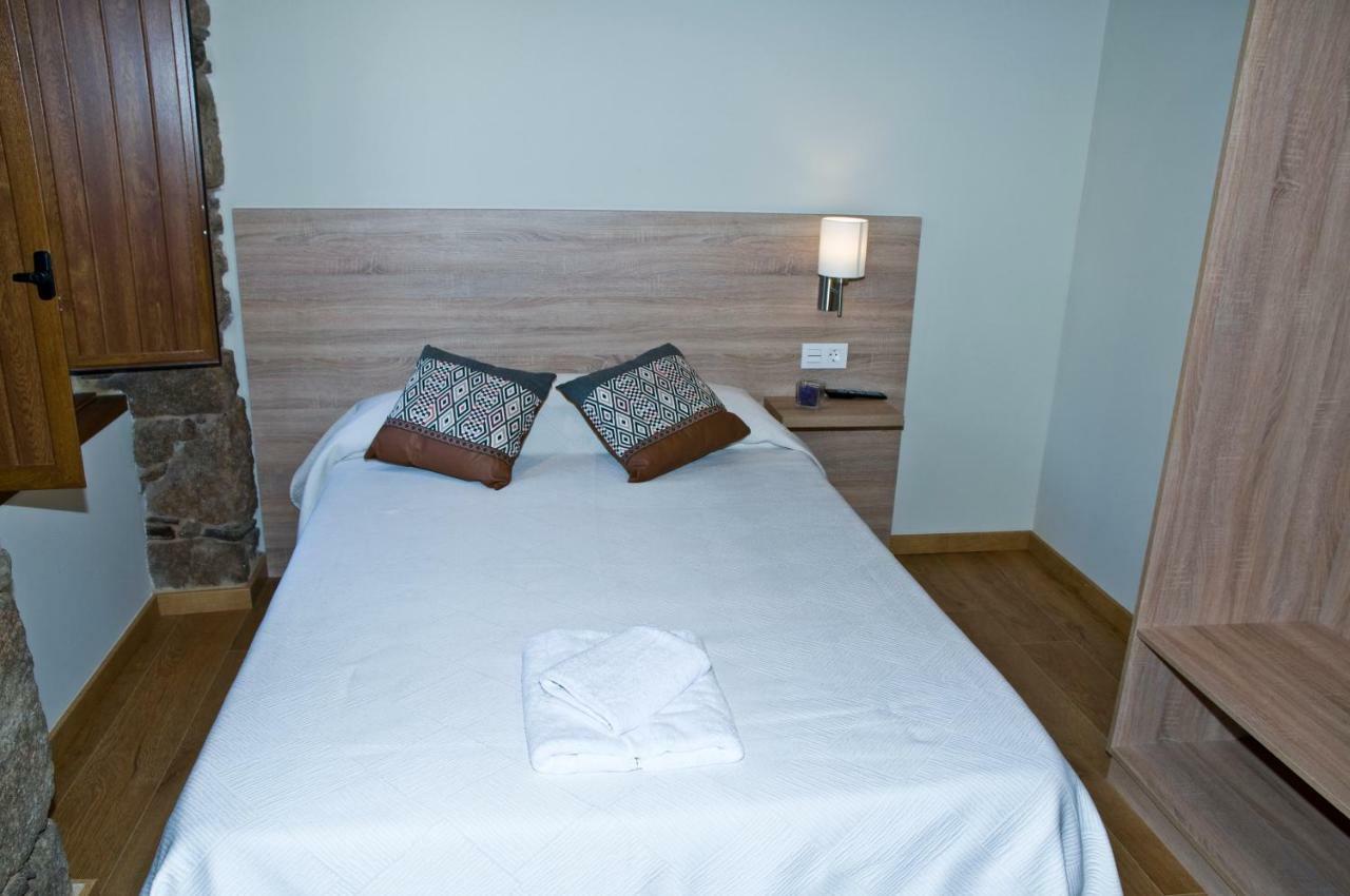 Pension Serrano Sarria Exterior photo